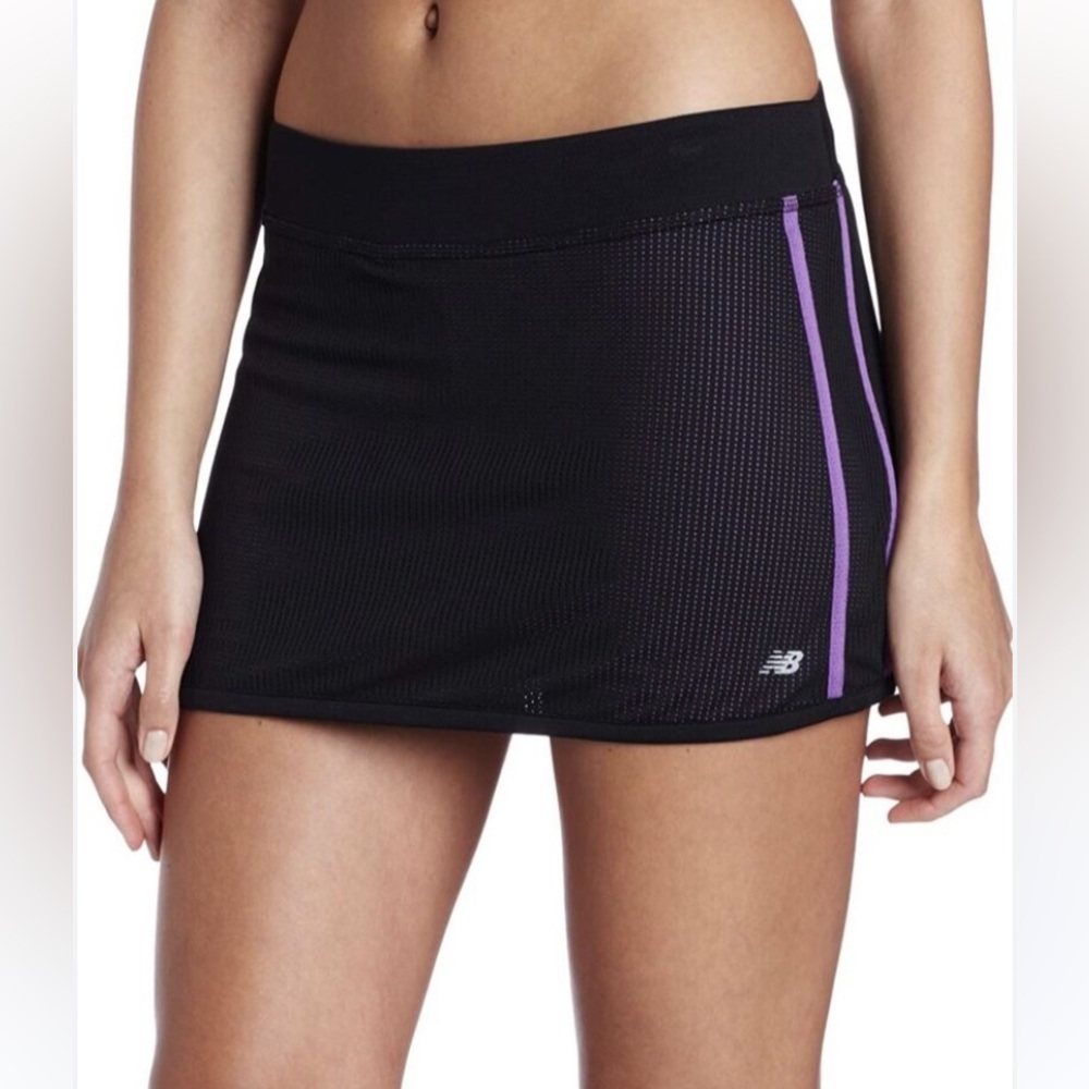 New Balance fun run skort  in black‎ and red NWT. Retsil 48
